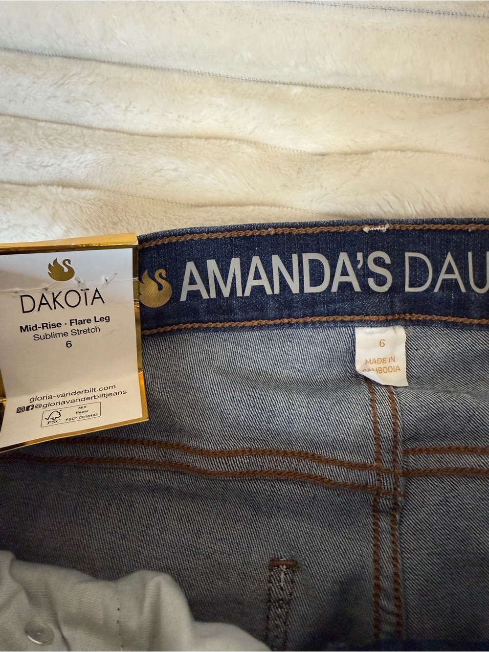 Gloria Vanderbilt Dakota flare leg jeans size 6 - Picture 6 of 11